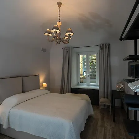 Laura Family Apartments-2