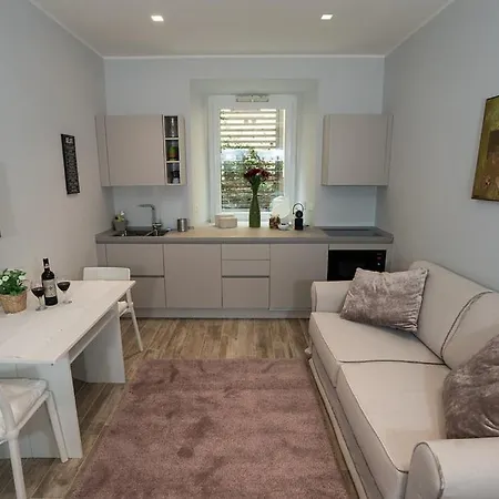 Laura Family Apartments-3